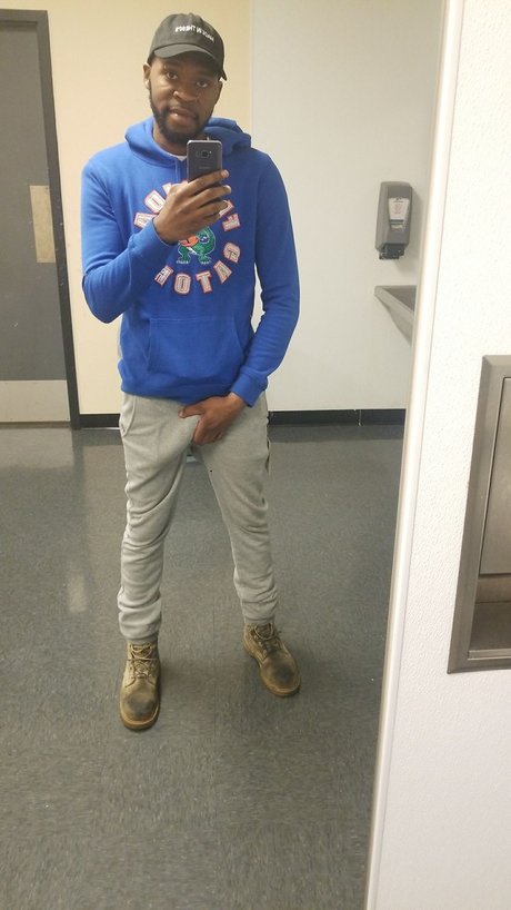 Foto di nudo di fuga di OnlyFans di Zaddymac