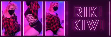 Foto di nudo di fuga di OnlyFans di Goth Gf Riki