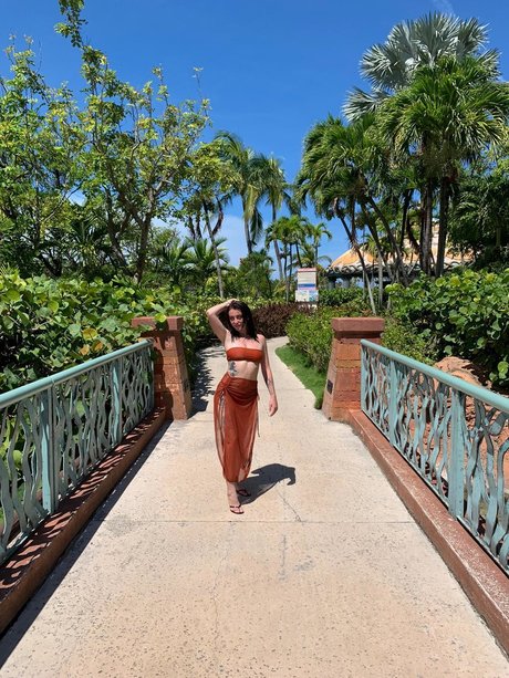 Foto di nudo di fuga di OnlyFans di Russian Doll