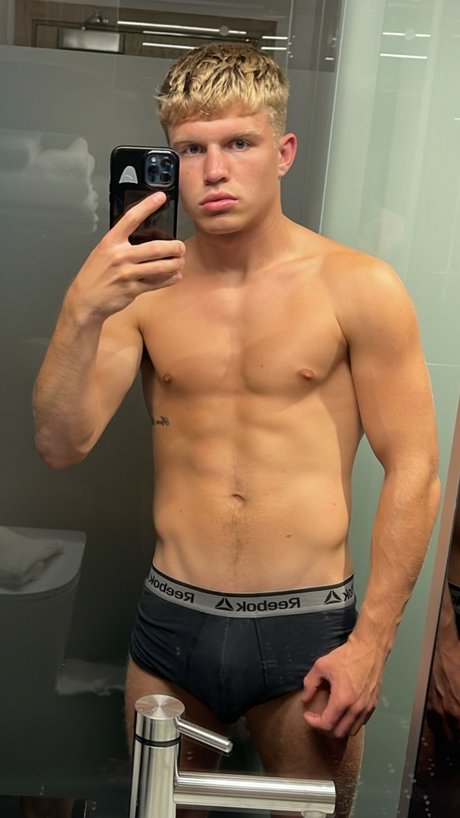 Foto di nudo di fuga di OnlyFans di Joe Russell
