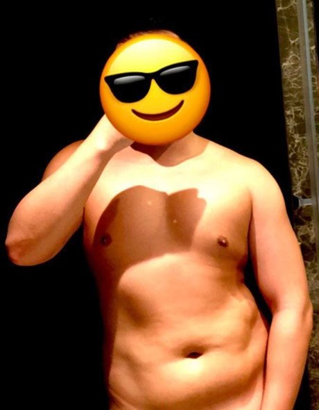 Foto di nudo di fuga di OnlyFans di Rstlne