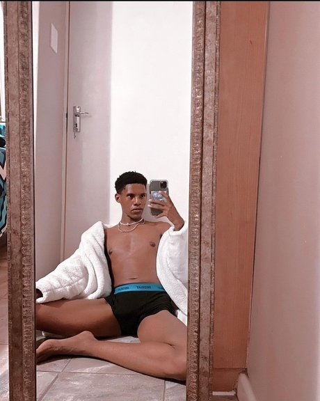 Foto di nudo di fuga di OnlyFans di Femboy Benzo