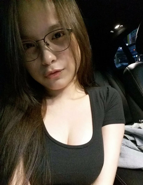 Foto di nudo di fuga di OnlyFans di Lucy830208