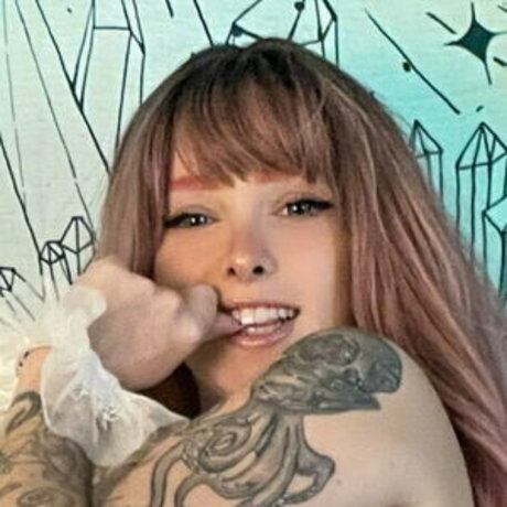 Foto di nudo di fuga di OnlyFans di Lewdwichitak