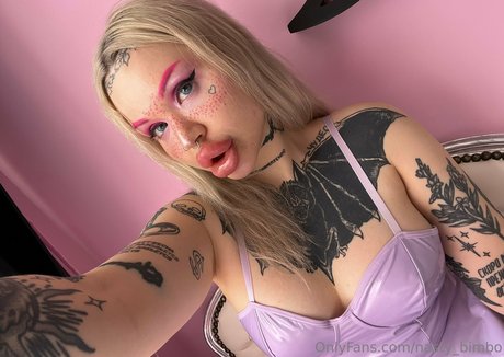 Nasty_bimbo