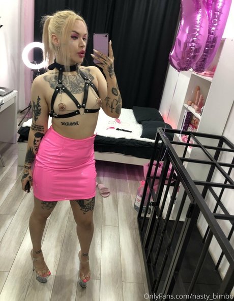 Nasty_bimbo