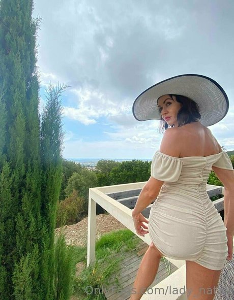 Foto di nudo di fuga di OnlyFans di Ladynatali