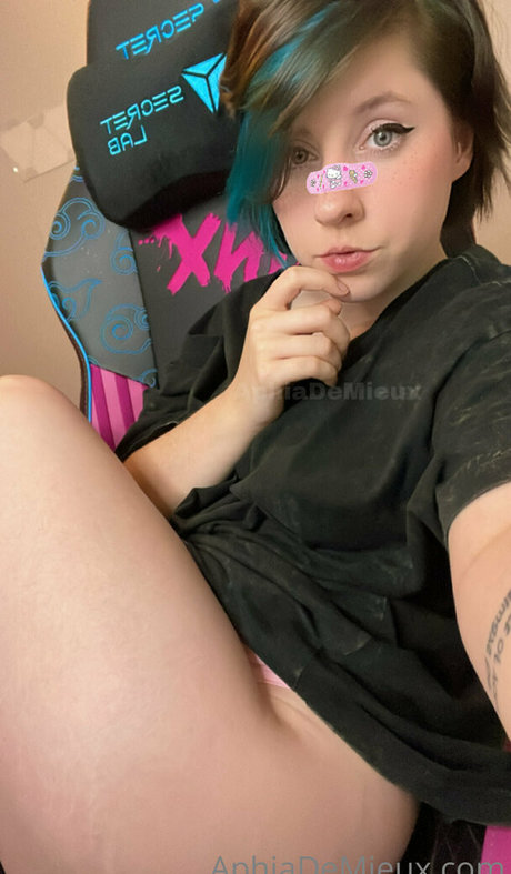 Foto di nudo di fuga di OnlyFans di Aphiademieuxpublic
