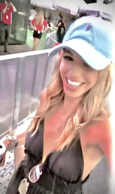 Foto di nudo di fuga di OnlyFans di Cheryl Scott