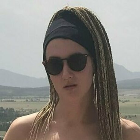Foto di nudo di fuga di OnlyFans di Nachtschwarm