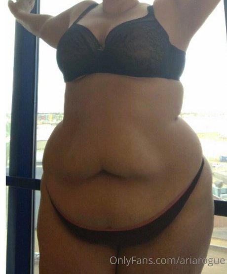 Foto di nudo di fuga di OnlyFans di Ariarogue