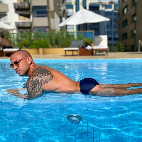 Foto di nudo di fuga di OnlyFans di Saradocarioca