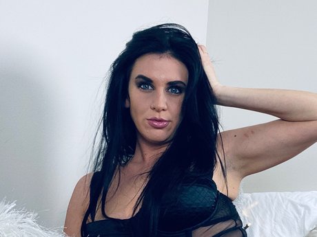 Foto di nudo di fuga di OnlyFans di Sara Belle