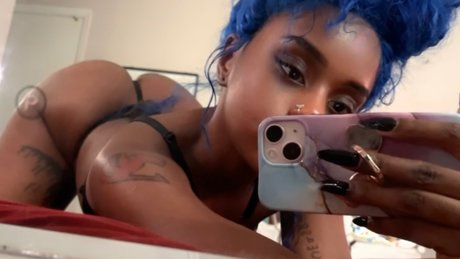 Foto di nudo di fuga di OnlyFans di Sapphire