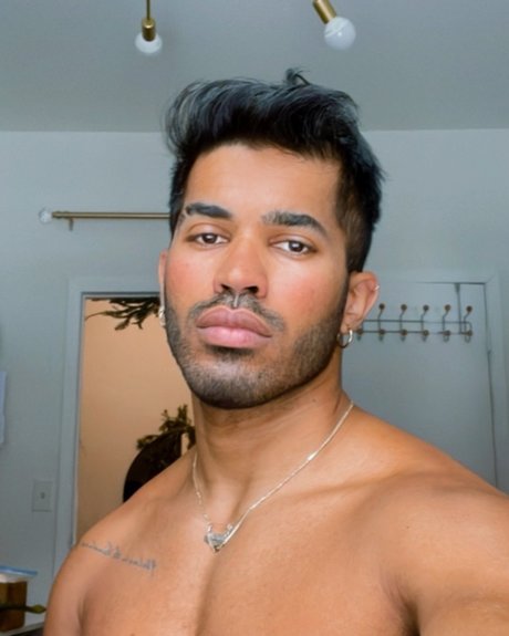 Foto di nudo di fuga di OnlyFans di Sandro Saints