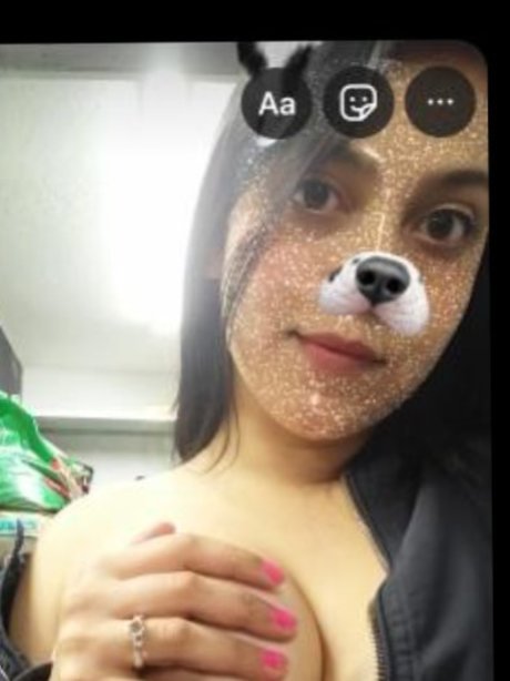 Foto di nudo di fuga di OnlyFans di Scarletthott