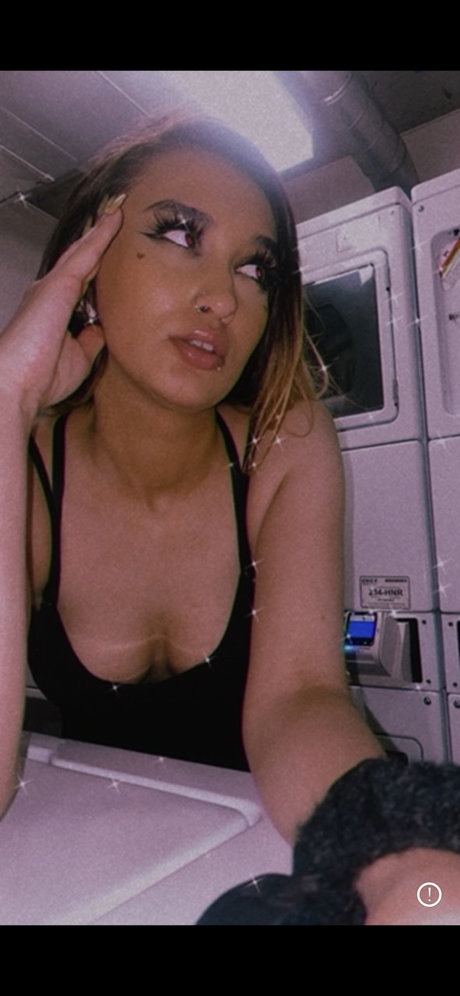 Foto di nudo di fuga di OnlyFans di Savannah