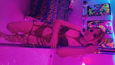 Foto di nudo di fuga di OnlyFans di Missredrobbinstacks