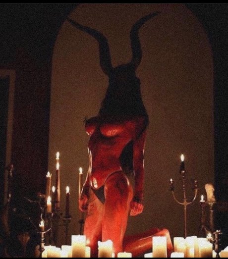 Foto di nudo di fuga di OnlyFans di Raymond Hernandez