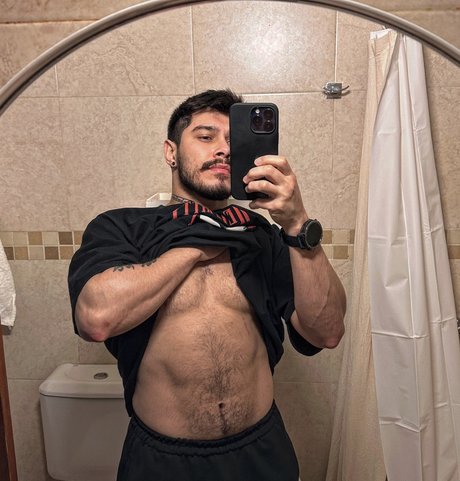Foto di nudo di fuga di OnlyFans di Tardivo