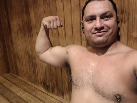 Foto di nudo di fuga di OnlyFans di Bonifico Salinas