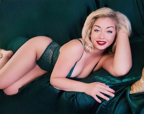 Foto di nudo di fuga di OnlyFans di Antoinette Louise6