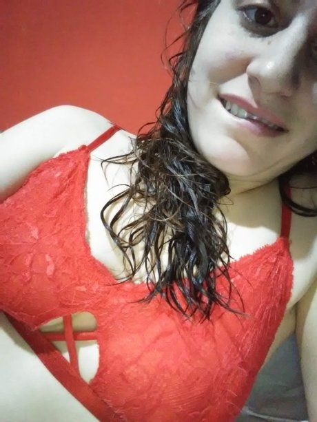Foto di nudo di fuga di OnlyFans di Flores