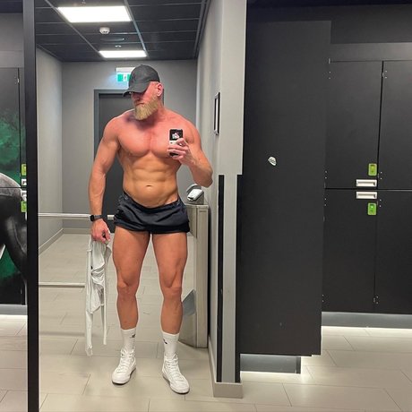 Foto di nudo di fuga di OnlyFans di Peter The Viking