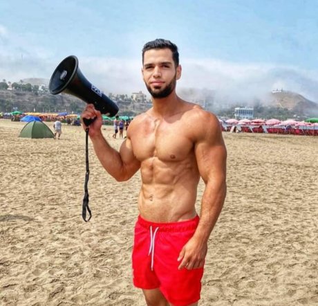 Foto di nudo di fuga di OnlyFans di Oscar Perez