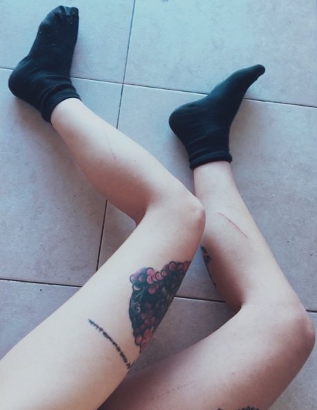 Foto di nudo di fuga di OnlyFans di Lusin
