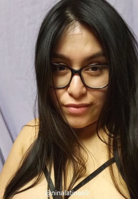 Foto di nudo di fuga di OnlyFans di Nina