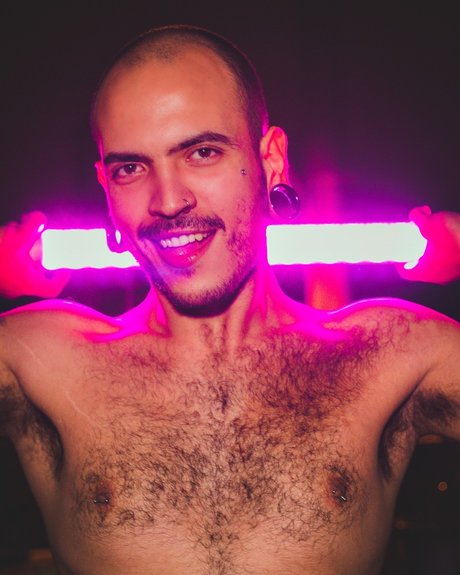Foto di nudo di fuga di OnlyFans di Mika