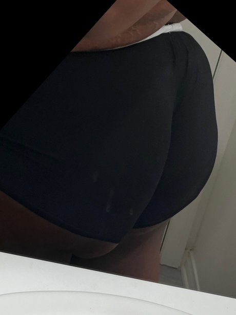 Foto di nudo di fuga di OnlyFans di Mr Cakes
