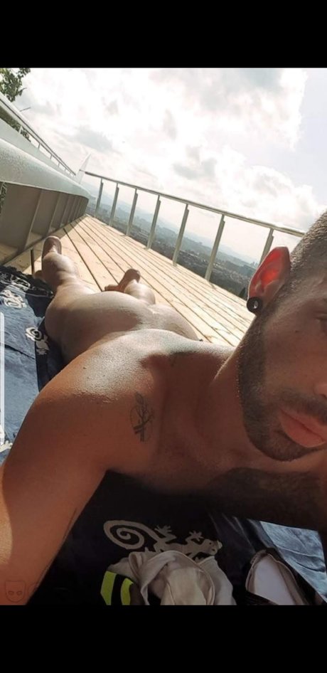 Foto di nudo di fuga di OnlyFans di Uri