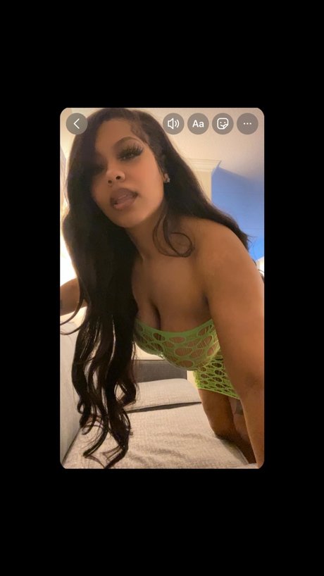 Foto di nudo di fuga di OnlyFans di Lala