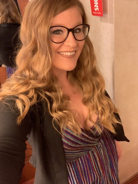 Foto di nudo di fuga di OnlyFans di Irene Demova