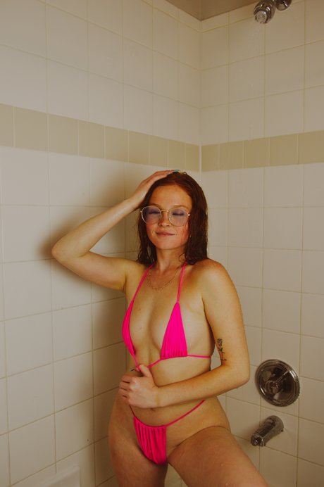 Foto di nudo di fuga di OnlyFans di Scarlet