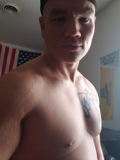 Foto di nudo di fuga di OnlyFans di Mike