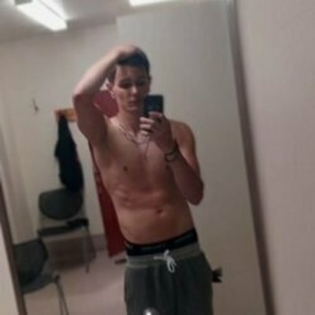 Foto di nudo di fuga di OnlyFans di Johnny Lee
