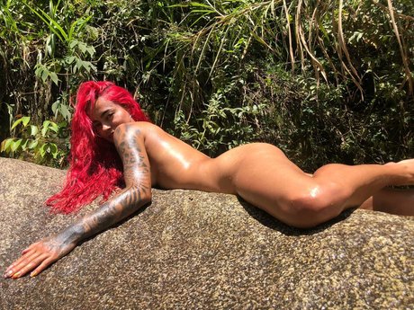 Foto di nudo di fuga di OnlyFans di Saritaxx