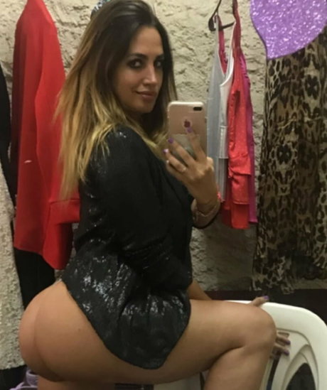 Foto di nudo di fuga di OnlyFans di Belen Francese