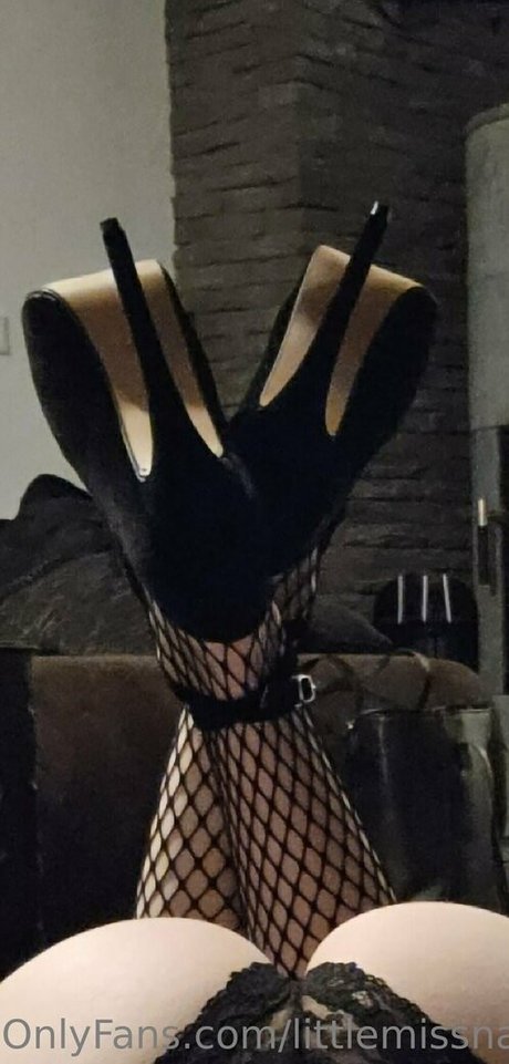 Foto di nudo di fuga di OnlyFans di Littlemissnaughtytw
