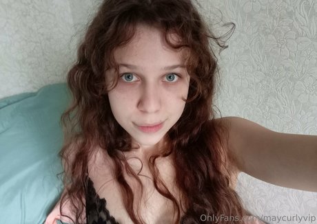 Foto di nudo di fuga di OnlyFans di Maycurlyvip