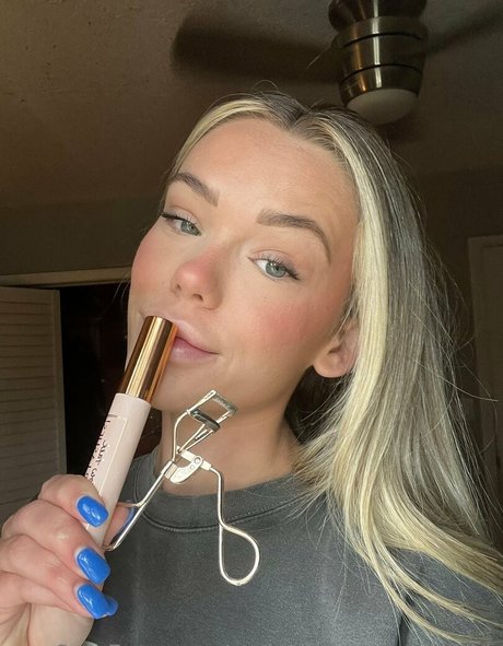 Foto di nudo di fuga di OnlyFans di Makeupwithmeredithh