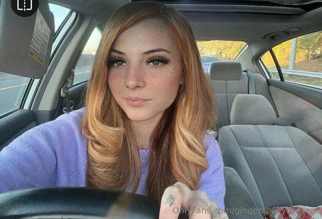 Foto di nudo di fuga di OnlyFans di Gingersbellycontent