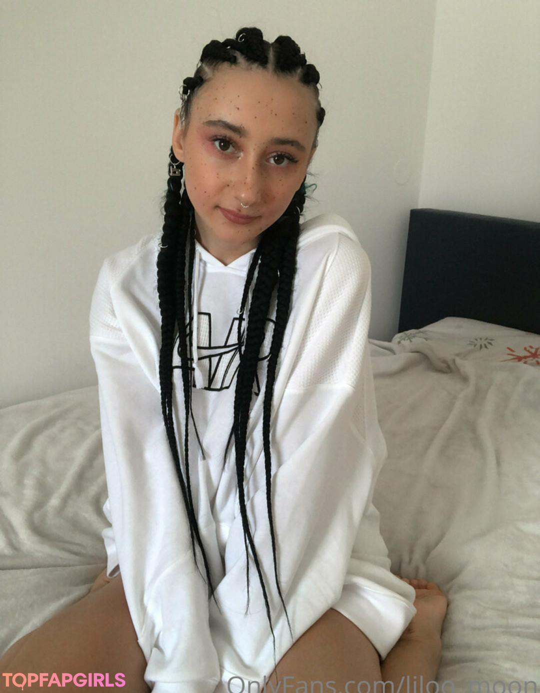 Foto di nudo di fuga di OnlyFans di Liloo Moon #250 Foto di nudo di fuga di OnlyFans di Liloo Moon #250