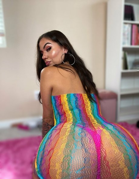Foto di nudo di fuga di OnlyFans di Freekarmen