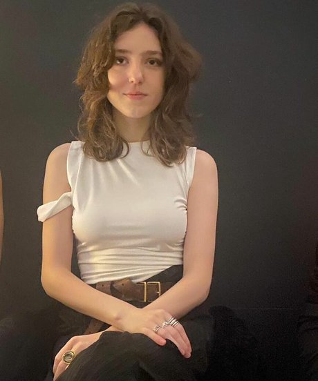 Foto di nudo di fuga di OnlyFans di Jasmine Van Den Bogaerde