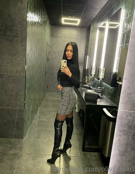 Foto di nudo di fuga di OnlyFans di Olivipearl