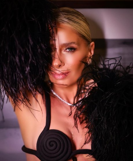 Foto di nudo di fuga di OnlyFans di Adriane Galisteu